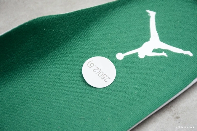 4 CT8527-113 Pine Green Air Jordan 0917